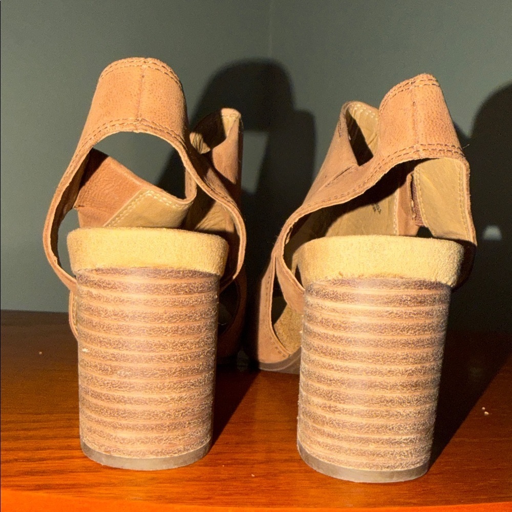Lucky Brand Saundra Dress Sandals - Picture 3 of 6